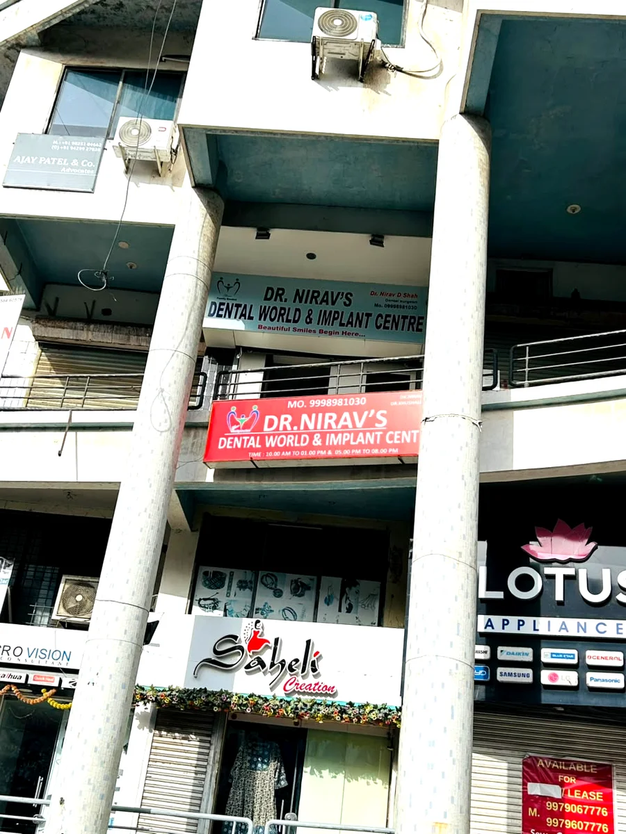 Dr Nirav Dental World Akota Vadodara building exterior on BPC Road