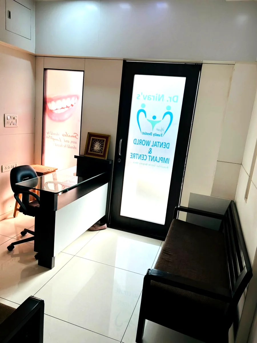 Dr Nirav Dental World Akota clinic reception front desk